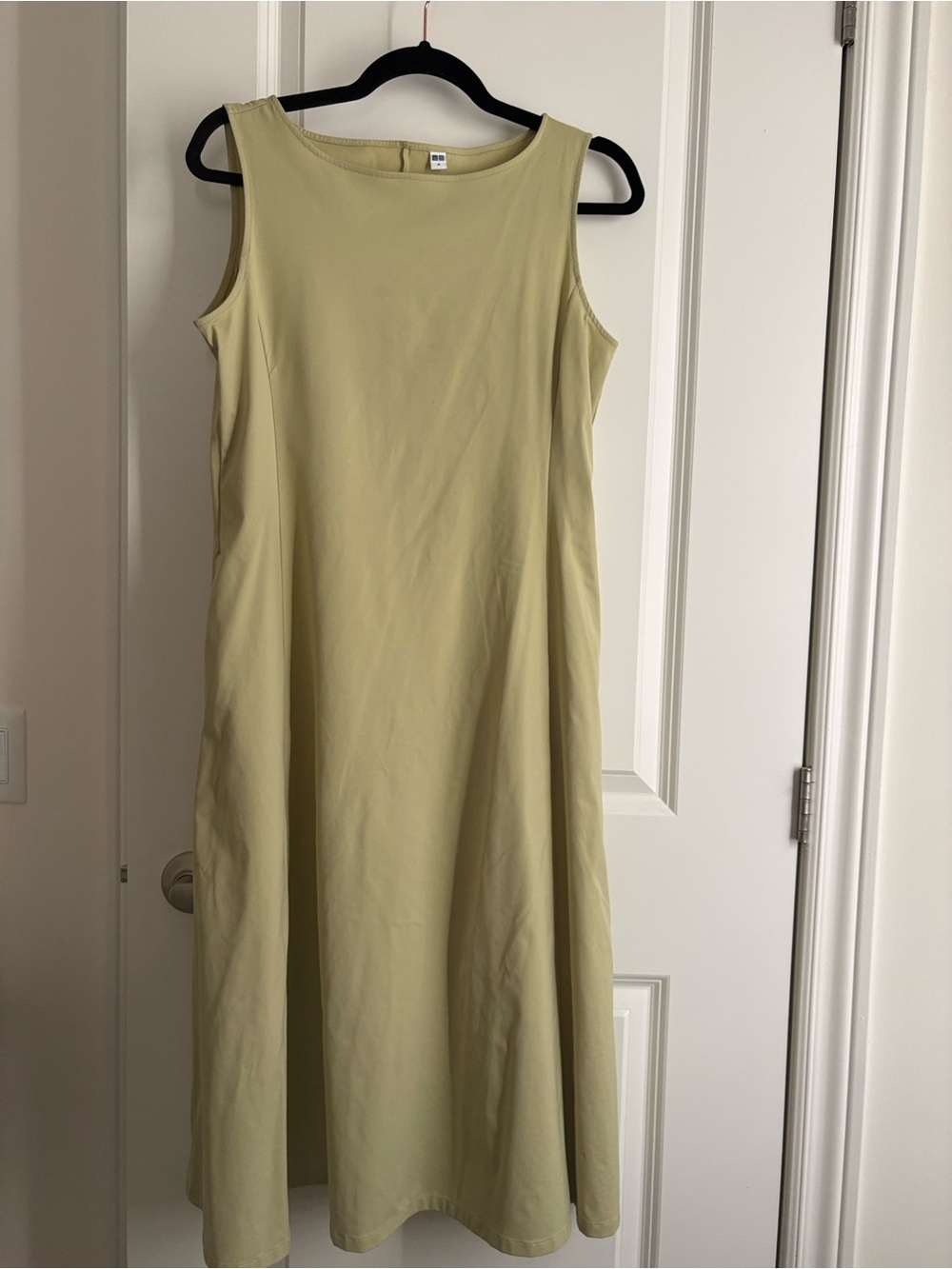 Uniqlo Sleeveless Midi Dress in Light Olive